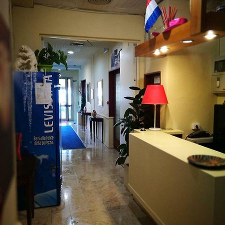 Hotel Riviera Rimini Kültér fotó
