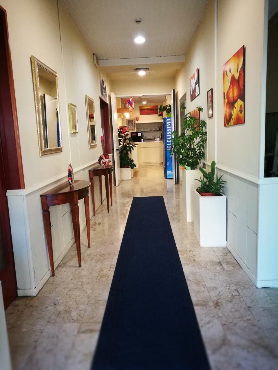 Hotel Riviera Rimini Kültér fotó